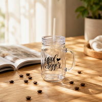 Vente en gros Nouveauté Prêt à expédier Gobelet en plastique PP à double paroi transparent de 500 ml Pré-percé Gobelet en plastique Mason avec poignée 25 pièces