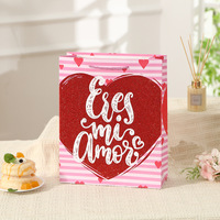 Sac cadeau en papier blanc universel au design adorable pour la Saint-Valentin, idéal pour l'emballage de cadeaux et le shopping.