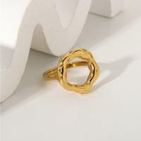 Minos vente en gros, bijoux personnalisés pour femmes, plaqué or 18 carats, en acier inoxydable, étanche, cercle irrégulier, anneau de doigt