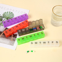 Boîte à médicaments portable anti-poussière avec sept longs braille une semaine stockage d'emballage indépendant cadeaux de nouveauté