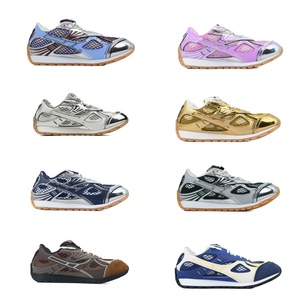 Article de mode tendance de qualité supérieure : Chaussures de course athlétiques basses Bottega Veneta Orbit, Chaussures décontractées rétro argentées, Chaussures de marche élégantes - Product Image 1