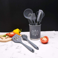 Ensemble d'ustensiles de cuisine 12 pièces poignées en acier inoxydable et accessoires de cuisine en silicone avec style design en acier et bois pour un usage domestique