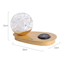 Lampe de bureau led à base de bois pour chargeur sans fil de téléphone nouvellement conçue avec abat-jour boule transparent