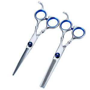 Ensemble de ciseaux de coiffure en acier inoxydable, ciseaux à effiler, ciseaux plats pour la coupe des franges, kit de cinq pièces - Product Image 2