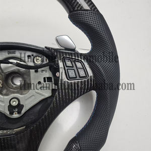 Volant de direction M Sport en cuir perforé et fibre de carbone pour BMW E90 E91 E92 E93 Série 3 - Product Image 3