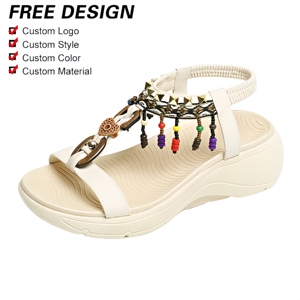 Sandales compensées confortables d'été pour femme, style bohème, à talon bas, ornées de strass et de perles, à bout ouvert, avec bride cheville et talon compensé - Product Image 1