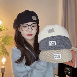 Boina Reversible de Lana para Mujer con Diseño de Alfabeto Inglés, Gorro Casual de Otoño Invierno para Mujer - Product Image 1
