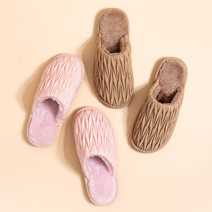 Pantofole pieghettate in cotone per le donne nuove pantofole da uomo autunno/inverno invernali impermeabili foderate di pelliccia - Product Image 2