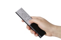 Télécommande personnalisable haut de gamme avec apprentissage IR, boutons métalliques, commande vocale BLE et boîtier en aluminium