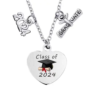 Ywganggu Personnalisable En Acier Inoxydable Coeur Collier Couleur Imprimé Gravure Classe De 2024 Graduation Colliers Bijoux