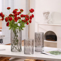 Nouveau Style minimaliste qualité supérieure soufflé à la Machine pas cher clair cylindre nervuré Vase en verre pour arrangements floraux décor à la maison