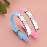 Bracelet pour enfants personnalisé en acier inoxydable réglable avec bracelet en silicone multicolores pour garçons et filles