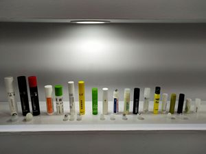 Bán buôn 3ml 5ml 10ml 15ml 18ml <span class=keywords><strong>28ml</strong></span> cuộn trên chai rỗng Con Lăn chai cho các loại tinh dầu Kem mắt - Product Image 1