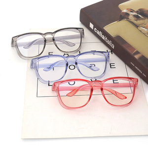 Nuevo Tipo <span class=keywords><strong>de</strong></span> Gafas <span class=keywords><strong>de</strong></span> Ciclismo Resistentes a la Luz Azul con Monturas Rectangulares Transparentes para Deportes al Aire Libre a Prueba <span class=keywords><strong>de</strong></span> Viento - Product Image 3
