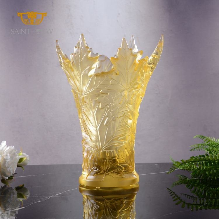 Custom Luxury Crystal Large Flower Vase Ornament Modern Maple Leaf Clear Case Decor Centerpiece