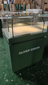 Vitrina de Joyería Moderna de Alta Gama con Iluminación LED, Vidrio y Madera Ecológica, Vidrio Templado con Calidad de Museo, Comercial - Product Image 3