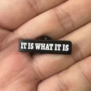 È ciò che è lettera citazione spilla distintivo per lo zaino cappelli nessun mosaico accessorio regalo unico - Product Image 2