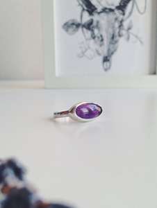 Plata de ley 92,5 con amatista Natural pulida en oro, anillo de dedo de piedras preciosas de forma ovalada suave, piedra natal de febrero - Product Image 2