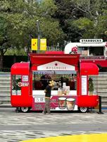 Camion de restauration mobile en acier inoxydable sur mesure, entièrement équipé, pour le café, la crème glacée et la restauration rapide