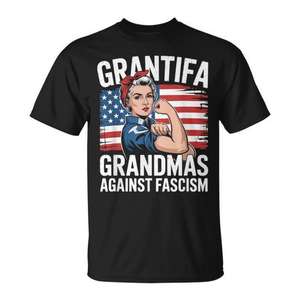 Camiseta Grantifa Grandmas Against Fascism con diseño de bandera americana, unisex, talla para adultos - Product Image 1