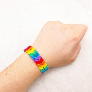 Nueva Pulsera Bordada con Letras de <span class=keywords><strong>Amor</strong></span>, Hecha a Mano, Arcoíris, <span class=keywords><strong>Amistad</strong></span>, Orgullo <span class=keywords><strong>Gay</strong></span>, con Borlas - Product Image 1