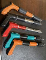Pistola de Clavos Manual Portátil de Acero con 50 Clavos, Grapadora Neumática a Batería para Techo/Organizador de Cables, Embalaje en Cartón