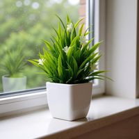 Mini-plantes artificielles mélangées en pot, fausses fleurs de lavande, roses et verdure, petites fleurs en plastique en pot pour la décoration de la maison, du bureau et de la table.