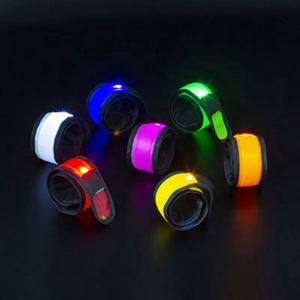 สายรัดข้อมือ LED กระพริบแสงสำหรับกีฬา สร้อยข้อมือเรืองแสง พร้อมอุปกรณ์ประกอบการแสดงคอนเสิร์ต ปาร์ตี้ วิ่งกลางคืน ของขวัญสุดพิเศษ - Product Image 2