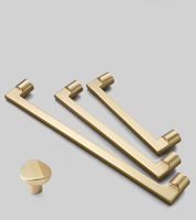 Poignées et boutons de meuble carrés JAYA Mid-Century Modern en or brossé pour armoires de cuisine, tiroirs et placards noirs mats