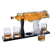 Carafe à whisky en forme de pistolet mitrailleur et 4 verres à whisky avec ensemble de pierres à whisky