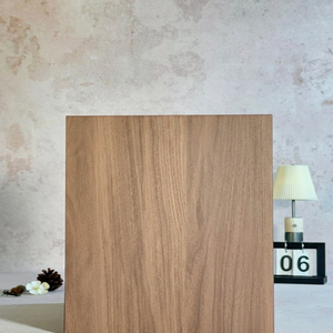 Panneaux de particules mélaminés d'usine d'origine 9mm 15mm 18mm <span class=keywords><strong>22mm</strong></span> 25mm, panneaux <span class=keywords><strong>MDF</strong></span> mélaminés pour cuisine et salle de bain - Résistants à l'humidité - Product Image 1