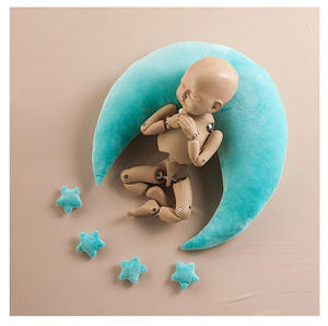 Oreiller de pose pour photographie de nouveau-né professionnel - Assistant de pose et accessoire pour bébé en forme de croissant de lune - Product Image 3