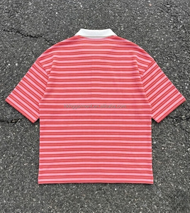 Polo à manches courtes rayé rouge et rose – T-shirt décontracté de golf pour homme avec col blanc contrastant, coupe ample - Product Image 3