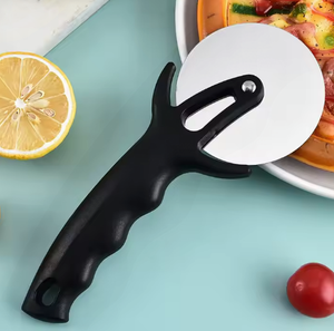 Nuovo Tagliapizza di Alta Qualità in Acciaio Inox con Manico in Plastica, Rotella Rotonda per Pizza, Facile <span class=keywords><strong>da</strong></span> Usare e Pulire, Utensili <span class=keywords><strong>da</strong></span> Cucina - Product Image 5