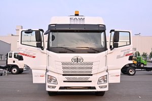 Best-Selling FAW JH6 Tractor 6x4 <b>Head</b>: High Performance, Comfort & Reliability for Heavy Freight - Product Image 4