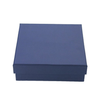 Emballage cadeau de luxe personnalisé avec logo, matériaux recyclés, doublure en éponge, carton, laminage mat, boîte rigide carrée pour collier et boucles d'oreilles