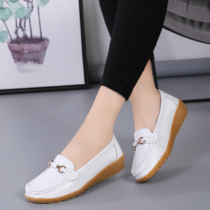 Mocassins en cuir personnalisés pour femmes, grande taille, <span class=keywords><strong>semelle</strong></span> souple absorbant la transpiration, chaussures plates confortables, mocassins pour femmes et mamans - Product Image 4