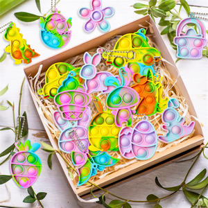 Vente en gros <span class=keywords><strong>Mini</strong></span> Push pour <span class=keywords><strong>Pop</strong></span> <span class=keywords><strong>It</strong></span> Fidget Jouet Porte-clés <span class=keywords><strong>Pas</strong></span> <span class=keywords><strong>Cher</strong></span> Dessin Animé Silicone Porte-clés avec Relief Sensoriel Caractéristique Caoutchouc Porte-clés - Product Image 4