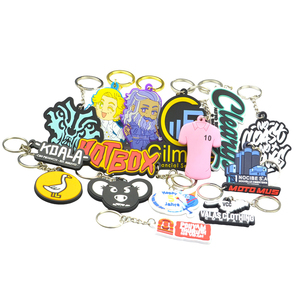 Manufacturer's Unique Design Silicone Keychain Soft PVC Rubber Souvenir Promotional Carabiner Keyrings