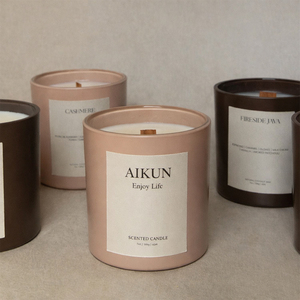 Velas Aromáticas de Cera de Soya Premium de la Marca AIKUN, Fabricante OEM, para Comedor, Fiestas de Cumpleaños, Centros de Spa y Días Festivos - Product Image 1