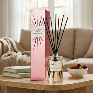 Aikun – Diffuseur à bâtonnets en verre transparent rond de 192 ml, longue durée, parfum personnalisé, impression de logo, boîte rose, faible MOQ, réponse rapide, idéal pour les boutiques de cadeaux - Product Image 1