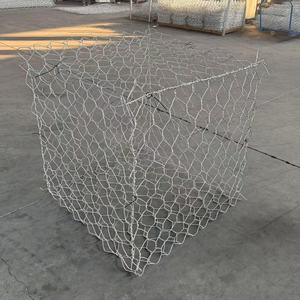 ลวดตาข่ายหกเหลี่ยมเกรดอุตสาหกรรม ขนาดเส้นผ่านศูนย์กลาง 2 มม. 2.5 มม. 3 มม. ชุบสังกะสี สำหรับกรงหิน <span class=keywords><strong>ป</strong></span>้องกันตลิ่งแม่น้ำ ตัดงอได้ - Product Image 1