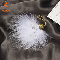 Broche élégante en forme de grande fleur, faite à la main, en plumes naturelles, noire et blanche, pour femme, idéale pour un cadeau de fête