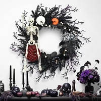 Couronne de fleurs séchées, couronne florale noire faite à la main pour la porte d'entrée, décoration murale pour la maison, ornement d'Halloween