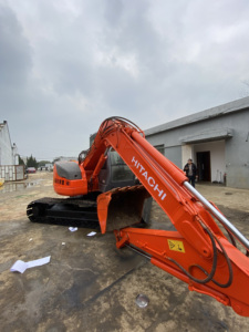 Excavadora compacta usada de 7.5 toneladas Hitachi zx75 zx70 de bajo consumo con sistema hidráulico suave - Product Image 4