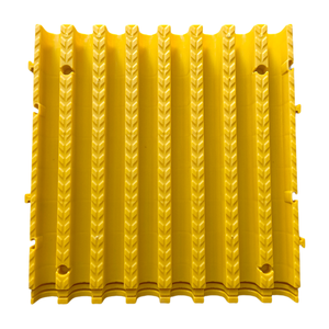 Tapis de sol en WPC à emboîtement avec logo personnalisé, robuste, <span class=keywords><strong>antidérapant</strong></span>, imperméable, écologique, <span class=keywords><strong>pour</strong></span> garage, usage commercial et extérieur, large - Product Image 1