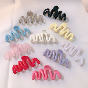 2024 nouvelle mode été grandes pinces à cheveux couleur claire vague Style hawaïen poignée acrylique cheveux griffes conception Unique femmes cheveux <span class=keywords><strong>crabe</strong></span> - Product Image 1