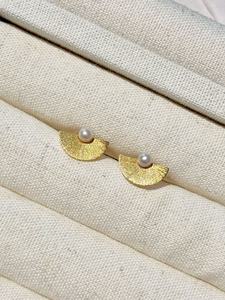 ชุดเครื่องประดับ UM Jewelry เงินแท้ 925 ประดับมุกธรรมชาติ ดีไซน์ Sunset Golden Sands ประกอบด้วยต่างหูและจี้ เหมาะสำหรับทุกเพศทุกวัย ใช้เป็นของขวัญในชีวิตประจำวัน - Product Image 6