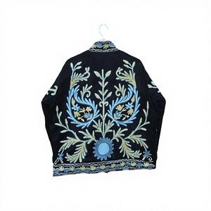 Chaqueta Corta Tejida a Mano de Otoño Invierno para Mujer, Bordado Vintage de Algodón Floral Suzani, Regalo Perfecto - Product Image 1