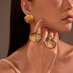 2025 nouvel océan Boho bijoux en acier inoxydable coquille de mer boucles d'oreilles anneaux de luxe deux tons étoile de mer perle tortue de mer anneaux femmes - Product Image 1